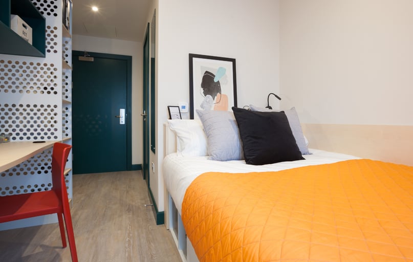 Bronze Plus En Suite, Highlight Parkgate, 43-53 Montpelier Hill, City Centre, Dublin - Image 1